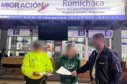Alias Jhonny fue entregado a Colombia en el puente internacional de Rumichaca.