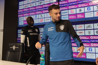 El entrenador Martín Anselmi espera sumar un nuevo título con los rayados.