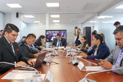 La mesa legislativa llamó a comparecer a varios funcionarios.