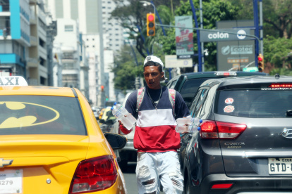 Vendedor. Hay más venta de agua.