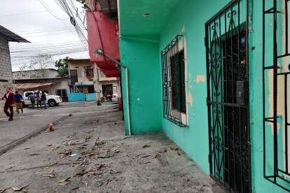 Domicilio ubicado en el Guasmo Sur, donde se produjo el ataque armado que terminó con la vida de cuatro menores y su madre.
