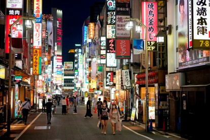 Kabukicho, el barrio rojo de Tokio, en el punto de mira por el coronavirus.