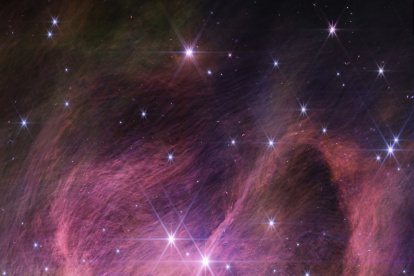 Imagen del cúmulo estelar IC 348, donde el telescopio espacial James Webb ha encontrado la estrella enana marrón más pequeña.