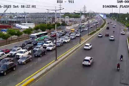 Congestión vehicular en la av. Samborondón.