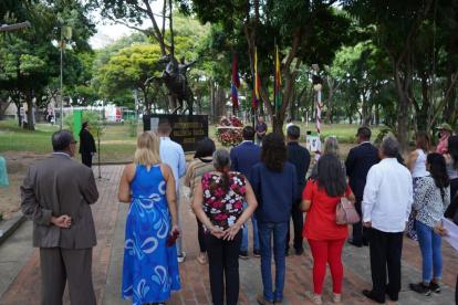 Escultura en las parroquias San José , El Socorro, Miguel Peña y Rafael Urdaneta fueron adornadas con ofrendas florales.