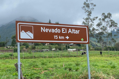 Nevado. La elevación El Altar atrae a nacionales y extranjeros.