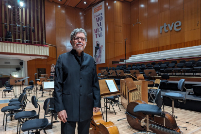 José María es profesor Superior de Dirección de Orquesta, Coro y Ópera graduado del Conservatorio Superior Tchaikovsky de Moscú.