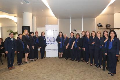 El encuentro tuvo lugar en el Anexo del Tenis Club, en Samborondón, y asistieron cerca de cien personas.