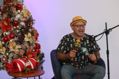 Adolfo Olivares interpretó Campana sobre campana al puro estilo y son de la Salsa