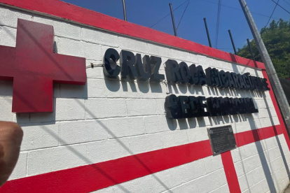 Se observa la fachada de la Cruz Roja en Managua (Nicaragua).