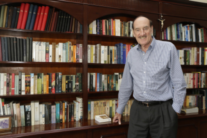 Colin Armstrong, cónsul honorario de Reino Unido en Guayaquil.



AGRIPAC ENTREVISTA COLIN ARMSTRONG PERIODISTA : FECHA : 06/06/2019 Agencia (ag-extra)