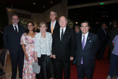 José Ignacio Mariátegui, Griselda Cortés, Esmeralda de Parodi, Egbert Jakob, Xavier Simon y Carlos Estarellas.