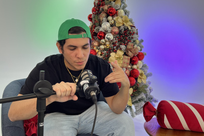 Champi reediseñó el villancico Santa viene a la ciudad para convertirlo en un perreo