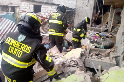 Tras la explosión súbita una vivienda quedó en escombros en La Argelia Alta.