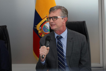 El ministro de Economía y Finanzas (MEF), Juan Carlos Vega, dio una rueda de prensa este 20 de diciembre de 2023, en Guayaquil.