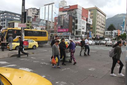 No cruzar por las zonas designadas o distraerse en el celular son algunas de las causas de los siniestros.
