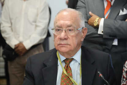 La pretensión de Puig es ser recalificado en el extinto concurso de contralor general.