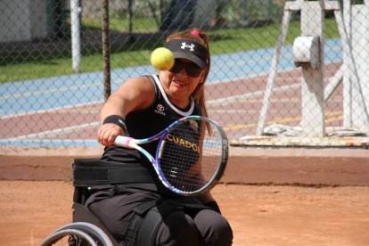 La deportista tiene 48 años. Entrena dos veces al día, aparte de su obligaciones como madre.