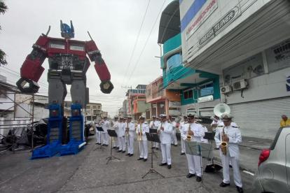 El monigote de Optimus Prime está ubicado en las calles Décima y Ayacucho, suburbio de Guayaquil.
