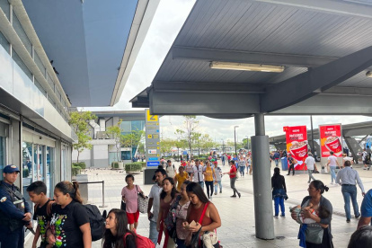 Viajeros. La terminal terrestre del norte estará operativa las 24 horas.
