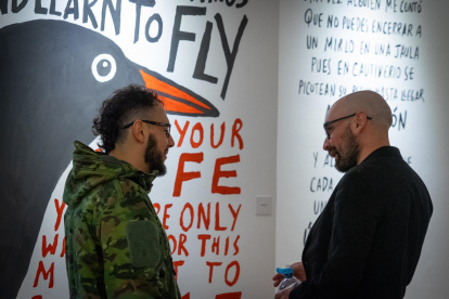 Muestra. La exposición cuenta con textos, murales, dibujos y música.