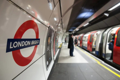 Los trabajadores del Metro de Londres buscan mejoras salariales.