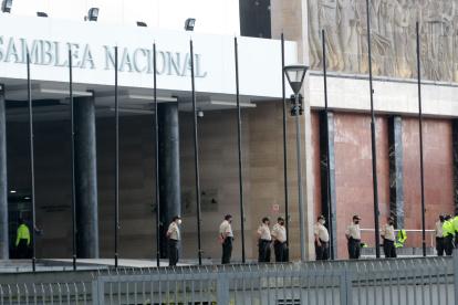 Trabajo. La Asamblea estuvo parada seis meses por la muerte cruzada.