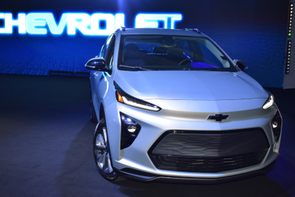 El Chevrolet Bolt EUV es una de las alternativas eléctricas en el país.