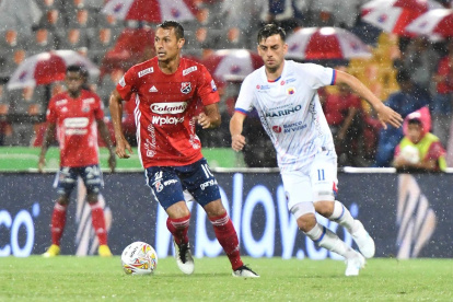 Andrés Ricaurte destaca como volante ofensivo.