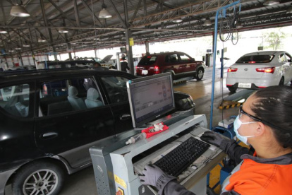 En este mes se atiende a los rezagados y son quienes no matricularon su auto en el mes que les corresponde.