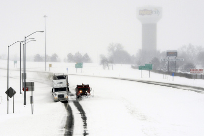 La tormenta de nieve que complica la movilidad en Kansas.