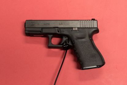 Gaston Glock inventó a principios de la década de 1980 una pistola que se hizo famosa por su ligereza, su rapidez y su mecánica infalible.