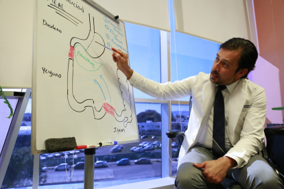 El doctor José Antonio Castañeda, habla sobre los beneficios del proceso quirúrgico