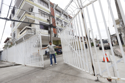 Las rejas están instaladas en varias zonas de Guayaquil