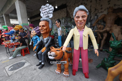 Guillermo Lasso está entre los monigotes más pedidos en la 6 de marzo.