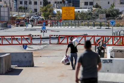 Cisjordania. Un puesto de control israelí en la carretera hacia la ciudad de Hebrón, en los territorios ocupados.