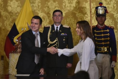 Mishel Mancheno durante la posesión de miembros del gabinete ministerial de Daniel Noboa.