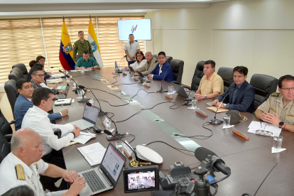 El presidente Daniel Noboa en la reunión sobre seguridad con ministros y comandantes de la Policía y Fuerzas Armadas, en Daule.