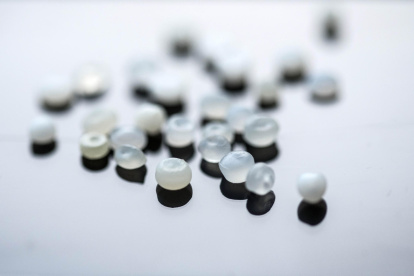 Vista detallada de plásticos y microplásticos, en una fotografía de archivo.