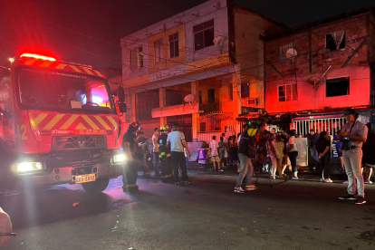 Incendio en un domicilio en Brasil y José Mascote.