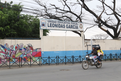 Según un gremio docente, en el colegio Leonidas Garcia hay una decena de profesores que han pedido cambio de lugar de trabajo por las amenazas que reciben.