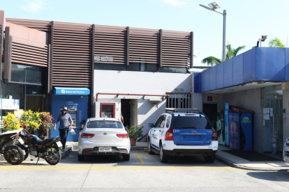 Una estación de combustible de la vía a Daule fue asaltada.