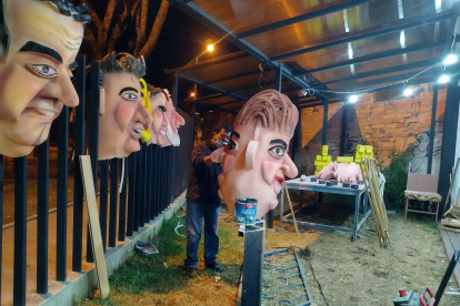 En el barrio El Vergel se representa a la muerte cruzada, las elecciones anticipadas y el aumento de muertes violentas.