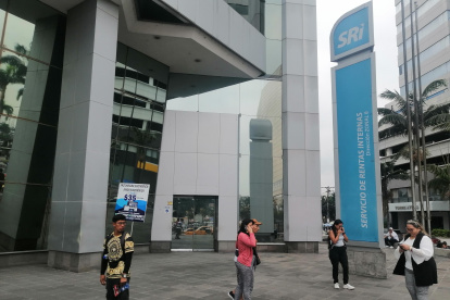 Entidad.- El exterior del edificio del Servicio de Rentas Internas en Guayaquil.