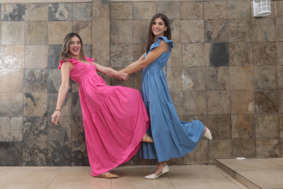 Gabriela y Andrea Echeverría.