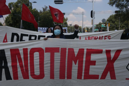Reacción.- Una de las marchas que hicieron los extrabajadores de Notimex.