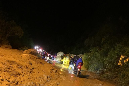 Daños. La vía Cuenca-Girón-Pasaje está cerrada por los deslizamientos.