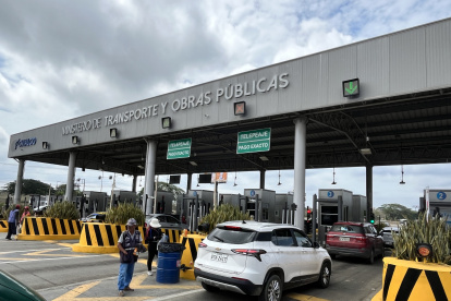 Red. 1.593,26 kilómetros de las vías principales del país tienen 35 estaciones de peajes. Estas están a cargo del MTOP