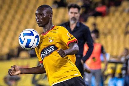 Janner Corozo viajo a México para reunirse con el grupo Pachuca dueño de su pase