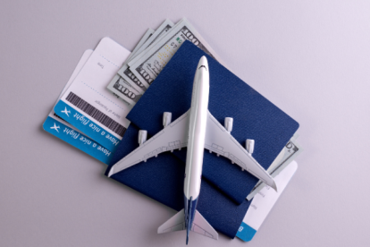 Detalles. Quiport apuntó que en 2023 se abrieron cuatro nuevas rutas directas internacionales a Medellín, Nueva York, Cancún y Orlando, ampliando la oferta de destinos sin escalas desde Quito.